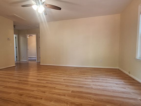 4th image of 709 S Plum St