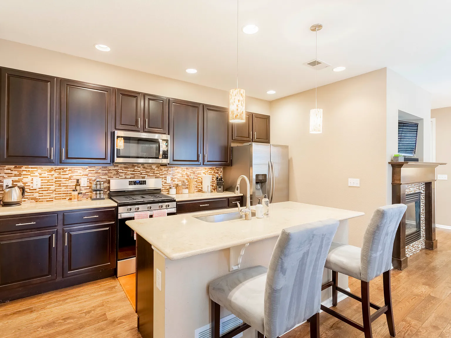 3 bed, 1712 sqft, $3,400 — Photo 4