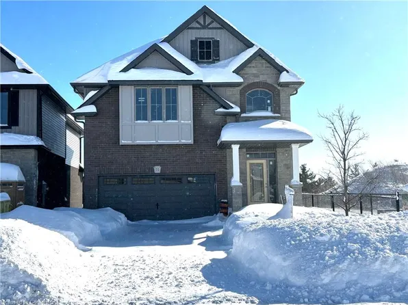 51 Country Club Estates Dr, Woolwich, ON N3B 0B4