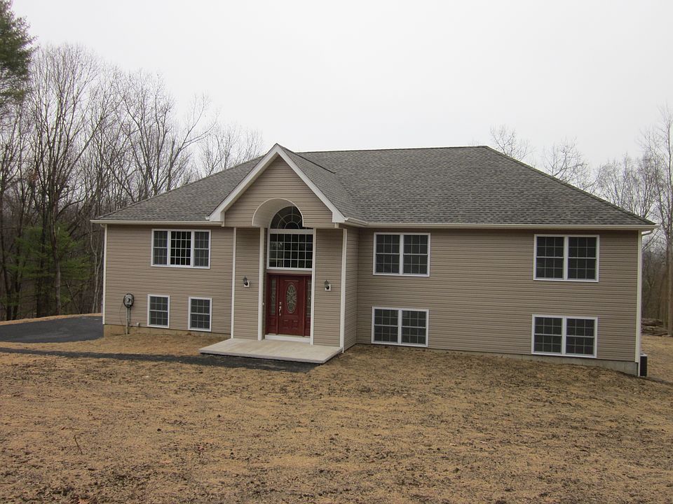 1st image of 52 Wellington Dr