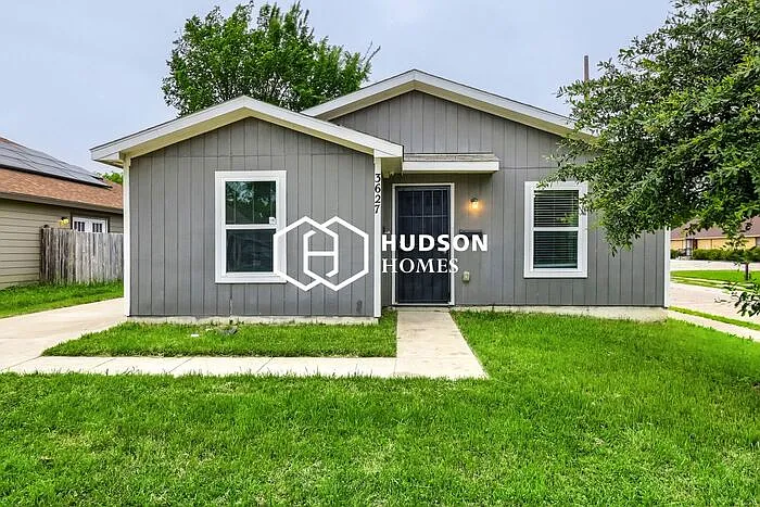 3627 Sidney St — Photo 1
