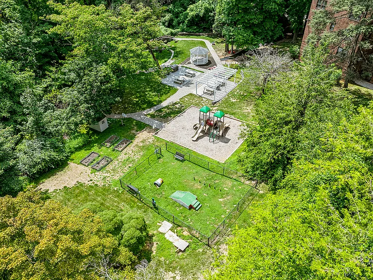 Experience outdoor leisure in this beautifully landscaped community park, perfect for families and relaxation.