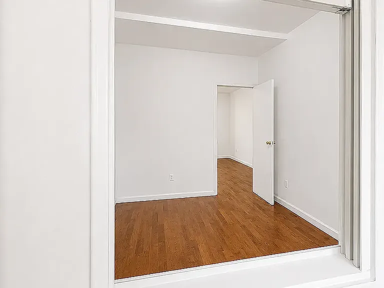 294 Harman St #2Y — Photo 6