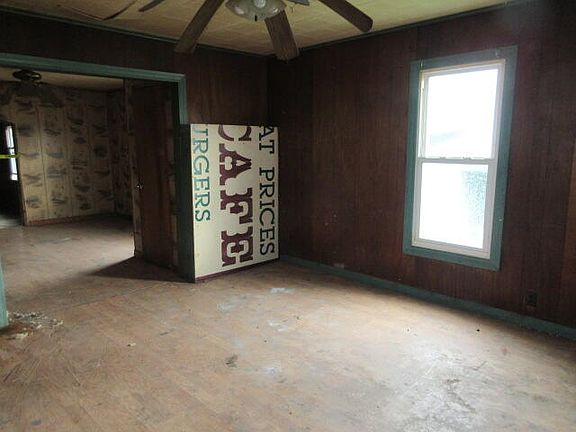 5th image of 423 G St NE