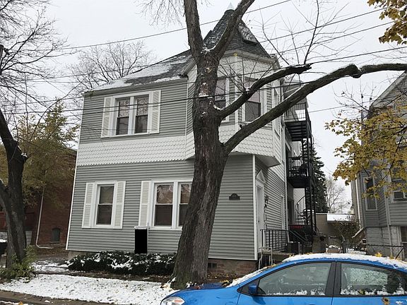 3rd image of 4109 N Lowell Ave APT 2R