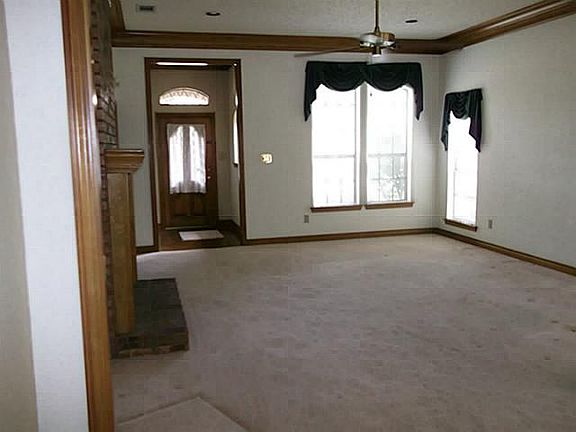 4th image of 2706 Hickory Bend Dr