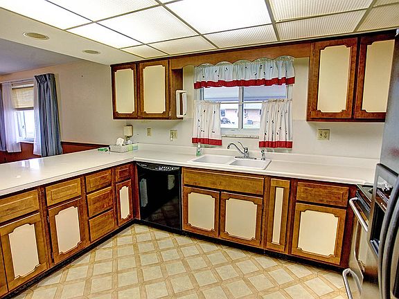 4th image of 1027 Woodland Dr