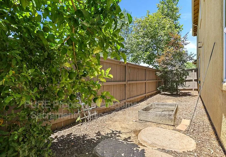 1571 Radford Loop — Photo 53