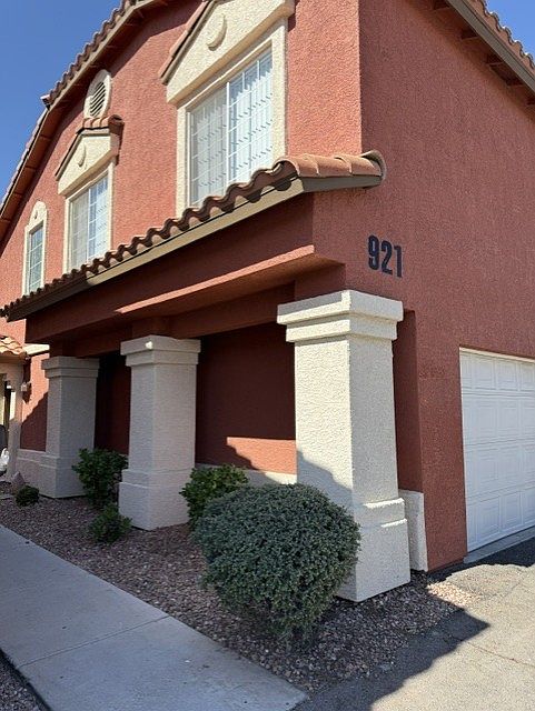 1st image of 921 Desert Oak Ct #0