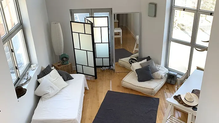 Rented by Nooklyn NYC LLC | media 11