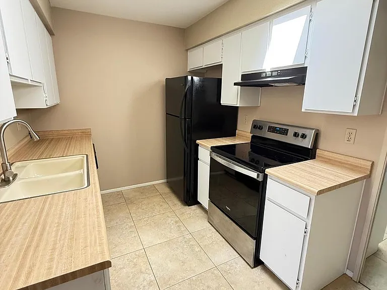 312 W Yukon Dr #2 — Photo 24