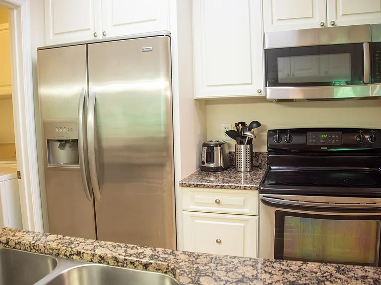 1010 Kingswood Dr #G — Photo 8