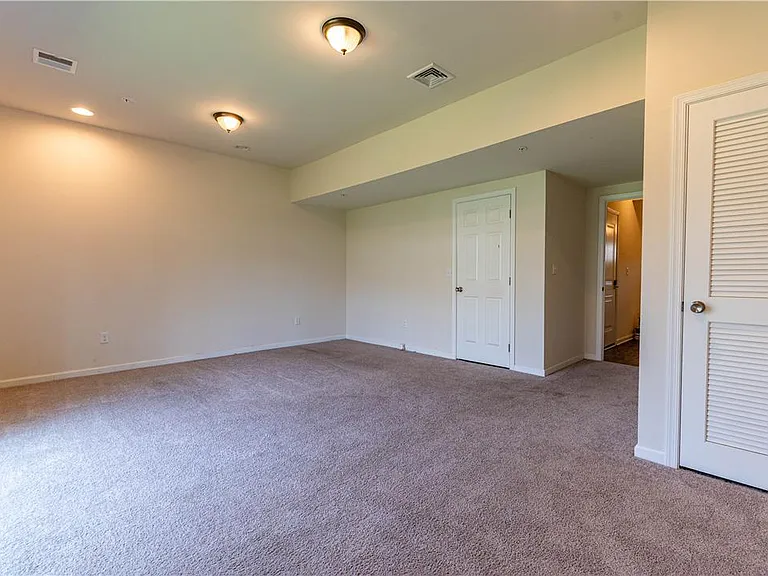 1374 Black Forest Dr — Photo 5