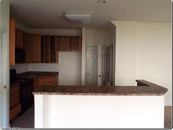 5th image of 2904 Cambridge Cir