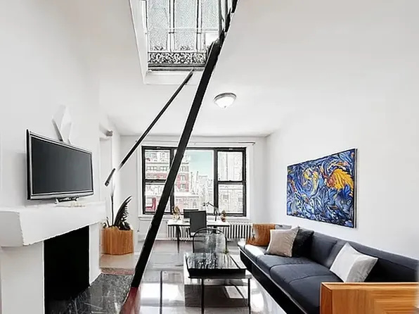 31 West 8th Street image 1 of 4