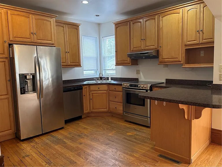 612 Superior St — Photo 5