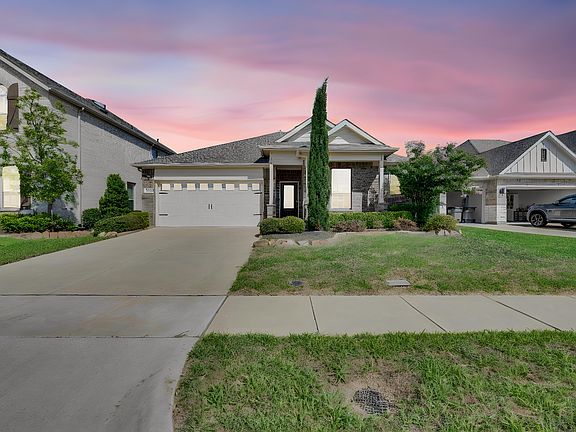 2nd image of 1104 Garden Grove Ln