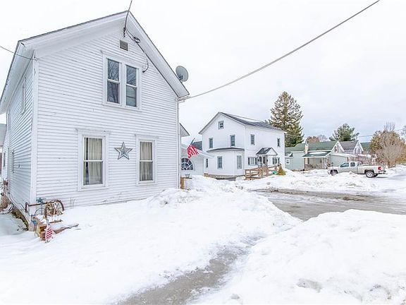 2nd image of 158 Grove St