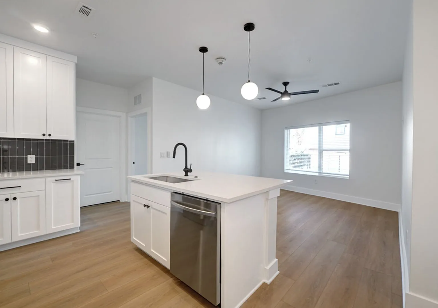 3000 Duval St — Photo 1