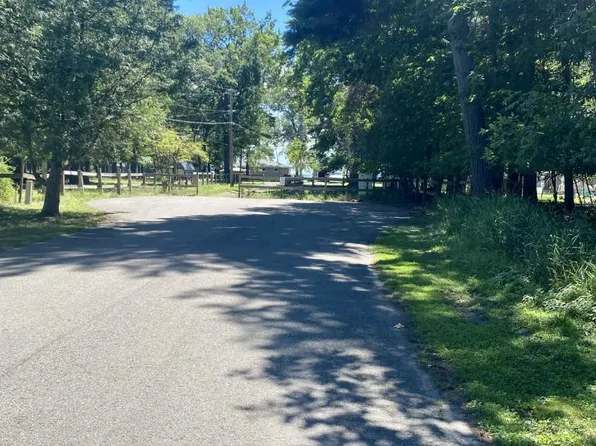 White Sand Dr, Pigeon, MI 48755