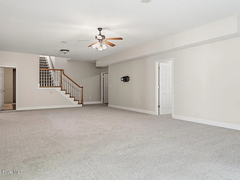 25 Kingswood Cir — Photo 38