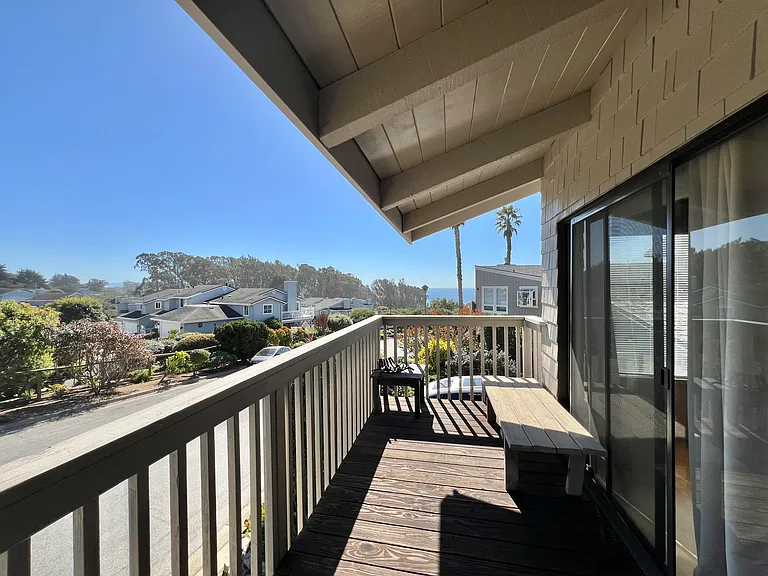 463 Sea Horse Dr — Photo 11