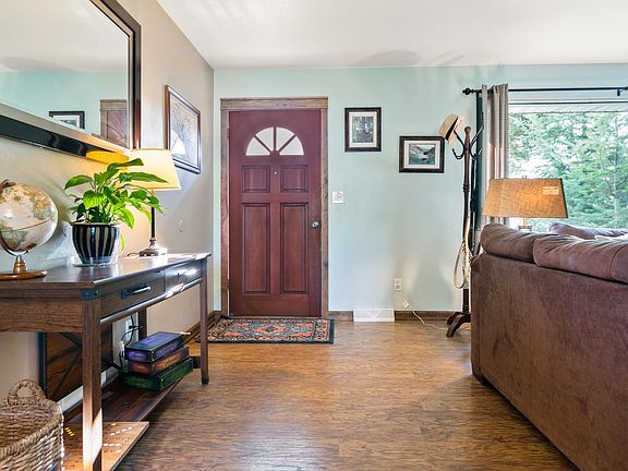 4th image of 7 Joyce Dr