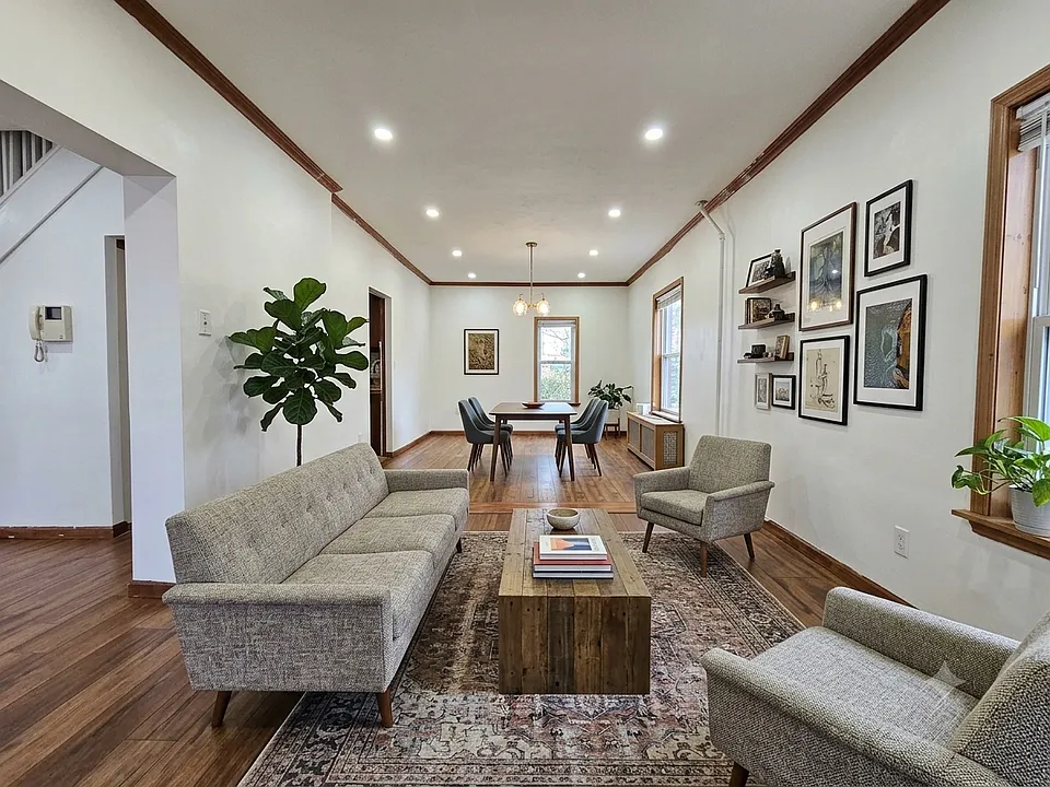 377 Wright Ave