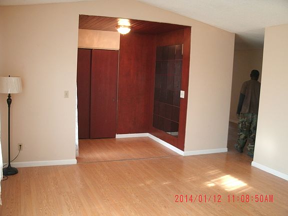 3rd image of 611 Grace Ave