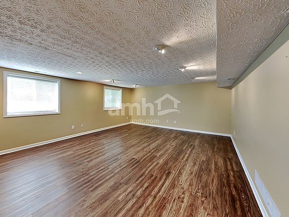 5th image of 422 Sunridge Dr