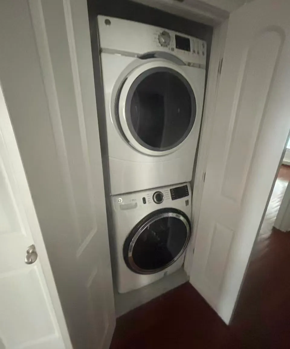 3 bed, 1300 sqft, $3,000 — Photo 4