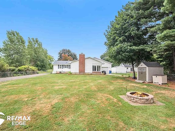 3rd image of 10095 E Lippincott Blvd