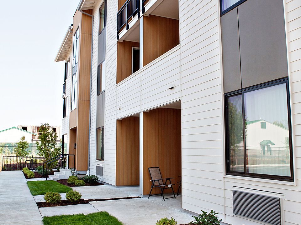 Country Crossroads 955 W 17th Pl Junction City OR Zillow