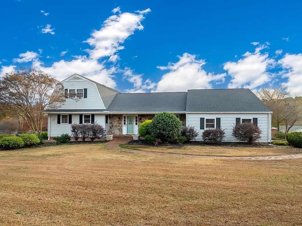 1st image of 200 Green Leaf Dr