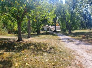 3201 Pioneer Ave SE, Cedar Rapids, IA 52403