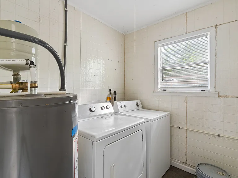 2616 Wood Dr NE — Photo 19