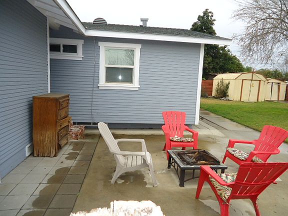 5th image of 1127 S San Antonio Ave