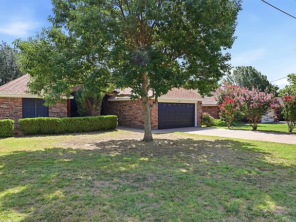2nd image of 1401 Spanish Oak Dr
