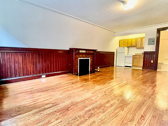 3rd image of 339 W 88th St #A