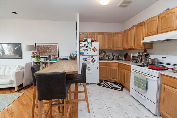 Rented by Voro NYC | media 9