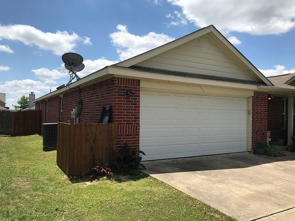 2nd image of 5100 Meridian Ln