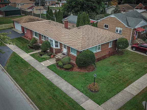 3rd image of 4701 W 97th Pl