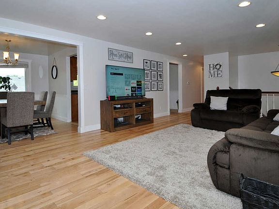 5th image of 9603 S Stornoway Cir