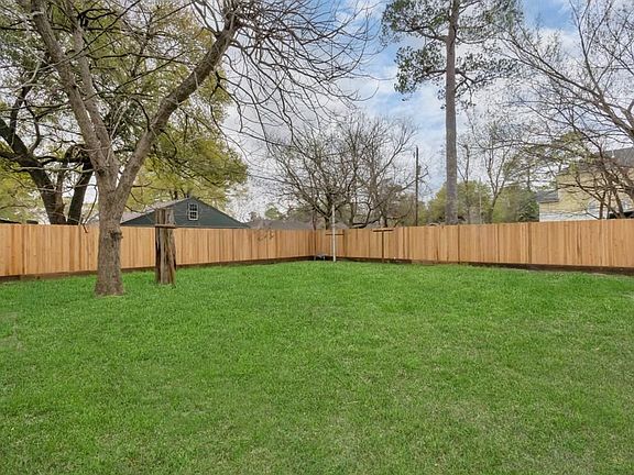 4th image of 2107 Wakefield Dr