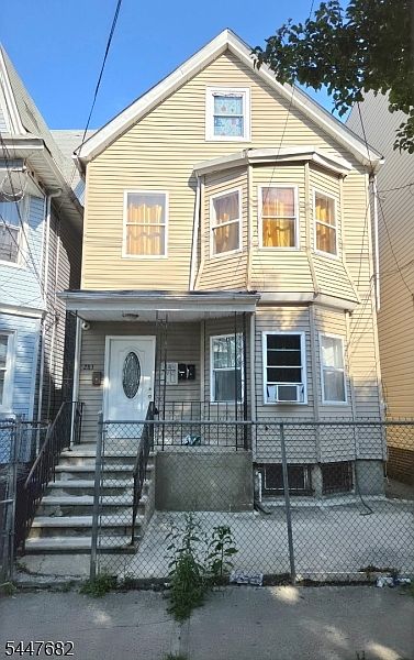 1st image of 283 N 5Th St