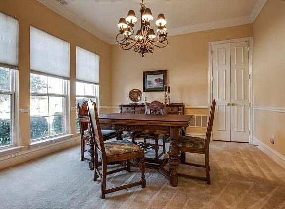 3rd image of 2706 King Arthur Blvd