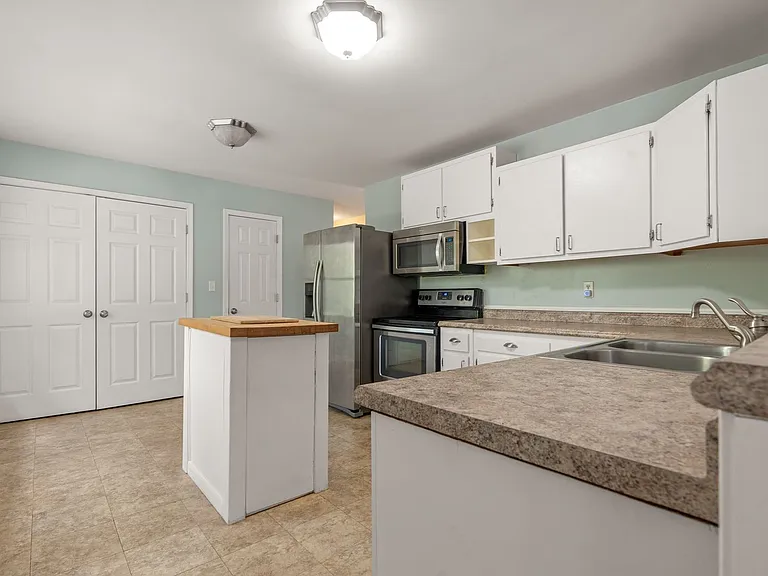 8907 Rollingwood Rd — Photo 4