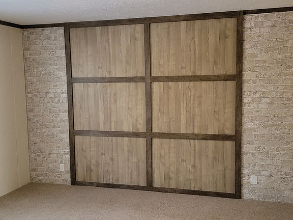 5th image of 875 Grand River Avenue Gate #43