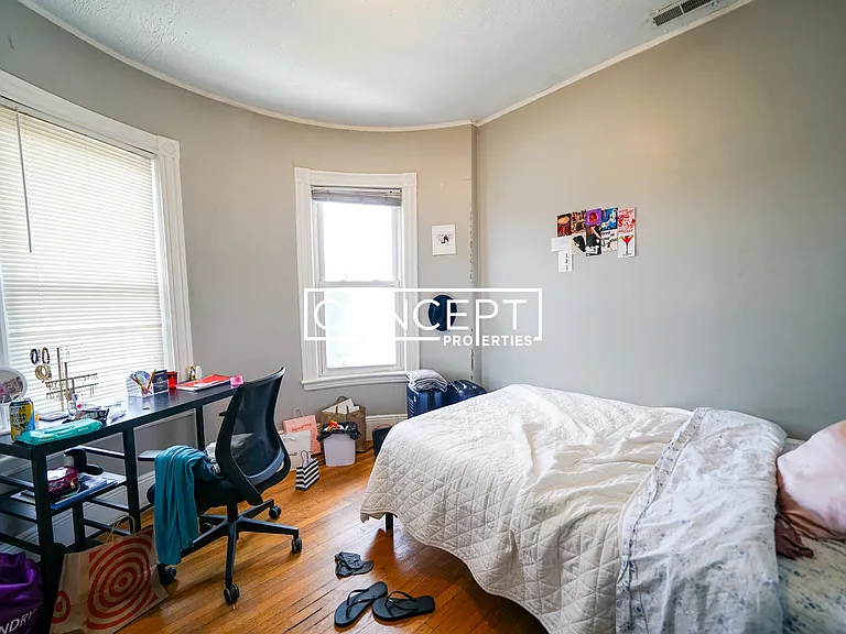 122 Calumet St — Photo 17