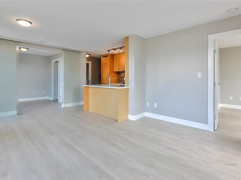 565 Smithe St #100X — Photo 6